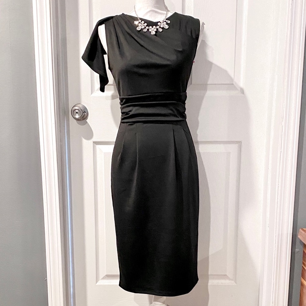 Elegant Black Ruched Bodycon Cocktail Dress
